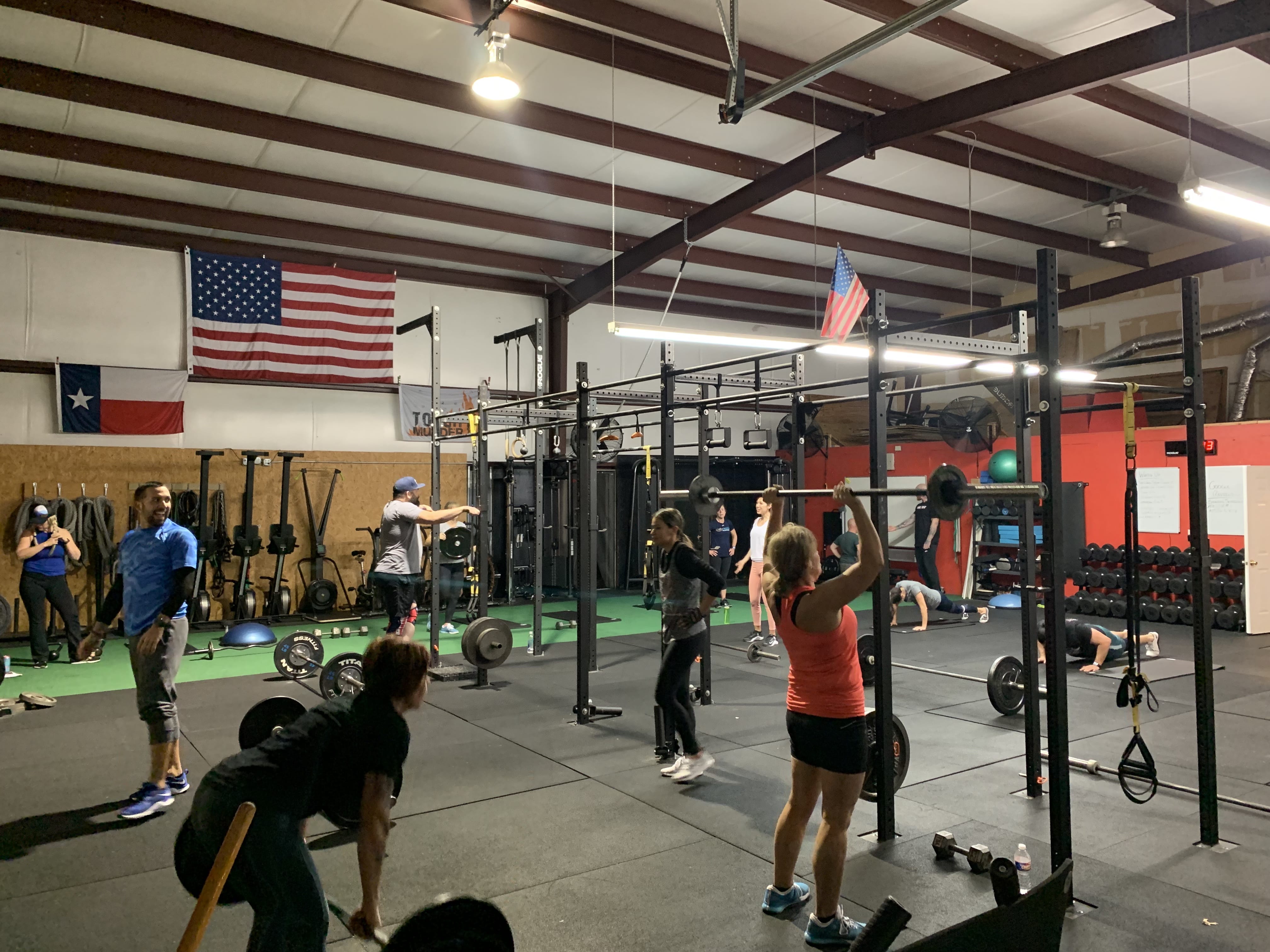 gym full of gym goers